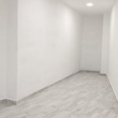 Local de 38 m2, más sótano de 97 m2 en Calle San Francisco