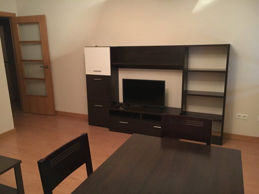 PISO EN ALQUILER ZONA DEVIS