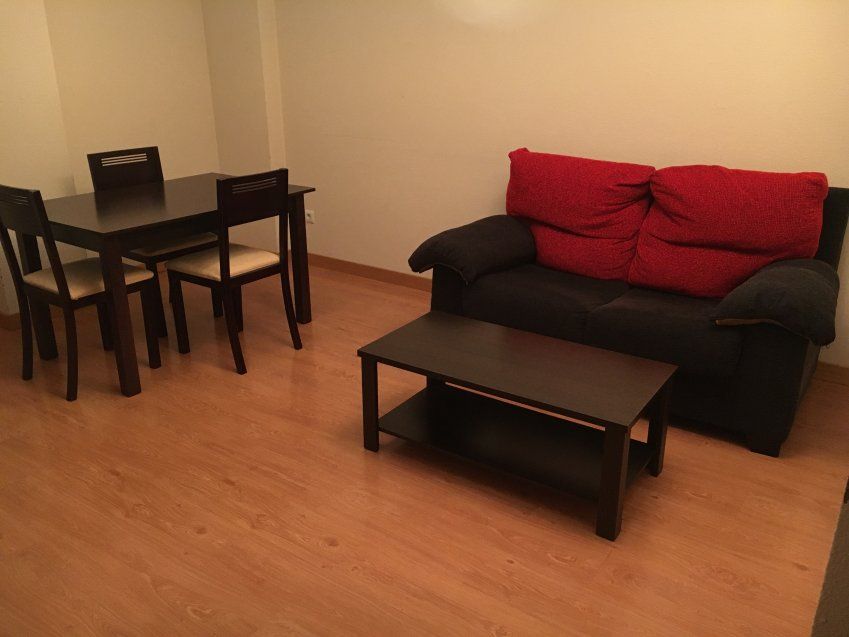 PISO EN ALQUILER ZONA DEVIS